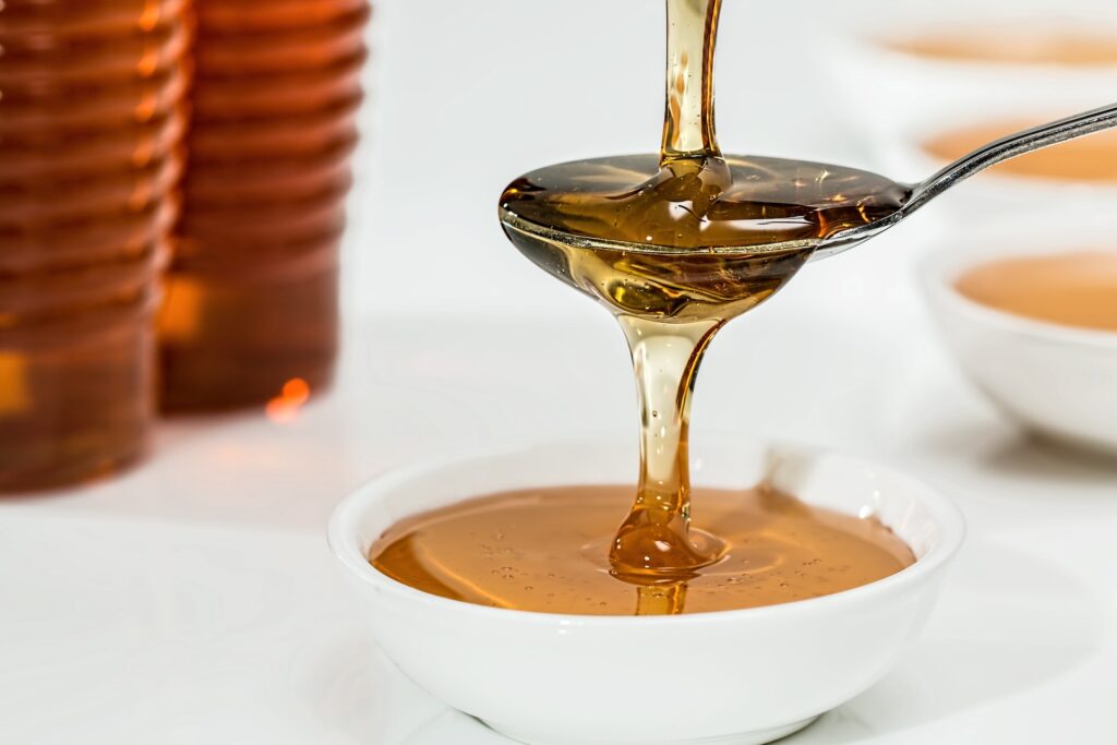 Honey has a wide range of benefits! Find out how to use it as a natural remedy for 10 common ailments and the types of honey that work best.